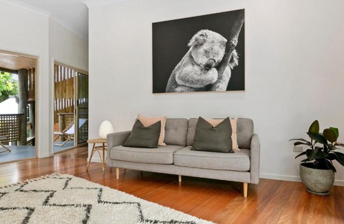 Sunshine Beach House | 18 Adams St The Beach Shack fabulous location close to the beach