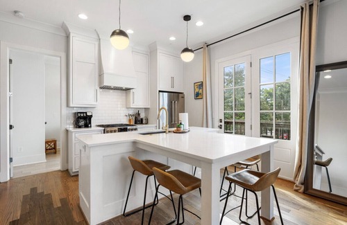 Rolling Mill Hill House | 18 Bed Downtown View Walk To Broadway