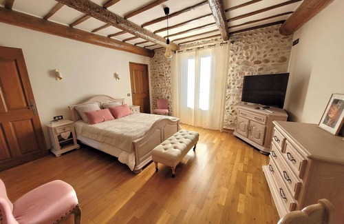 Saint-Genies-de-Comolas Other | 18 km from Avignon, charming family farmhouse