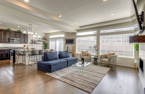 Aurora House | 18 Mi to Dtwn Denver: Home w/Patio & BBQ