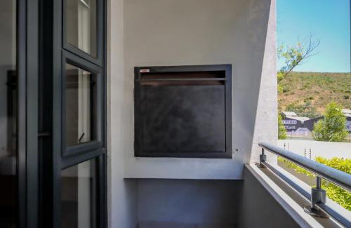 Stellenbosch Central Apartment | 18 on The Den Studio Apartment
