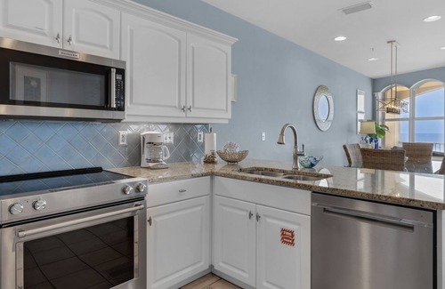 Seacrest Condo | 180 degree views of the white sugar sand beaches + Free Attraction Tickets!