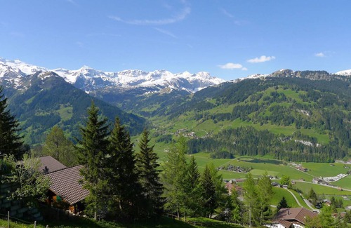 Lenk House | 180 m² House ∙ 5 bedrooms ∙ 10 guests
