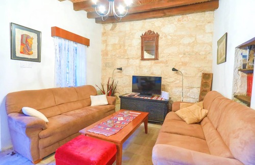 Droushia House | 180 m² House ∙ 3 bedrooms ∙ 7 guests