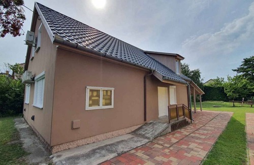 Balatonlelle House | 180 m² House ∙ 5 bedrooms ∙ 14 guests