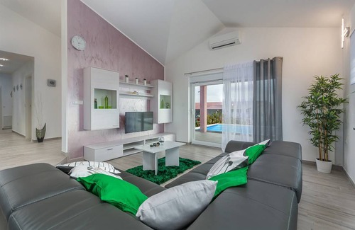 Brtonigla Villa | 180 m² Villa ∙ 3 bedrooms ∙ 8 guests