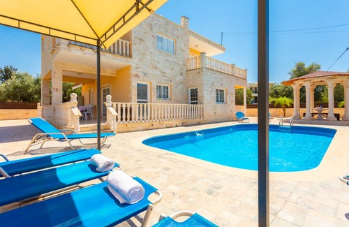 Prodromi Villa | 180 m² Villa ∙ 3 bedrooms ∙ 7 guests