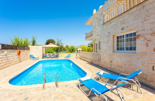 Prodromi Villa | 180 m² Villa ∙ 3 bedrooms ∙ 7 guests