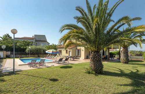 Javea Villa | 180 m² Villa ∙ 4 bedrooms ∙ 8 guests