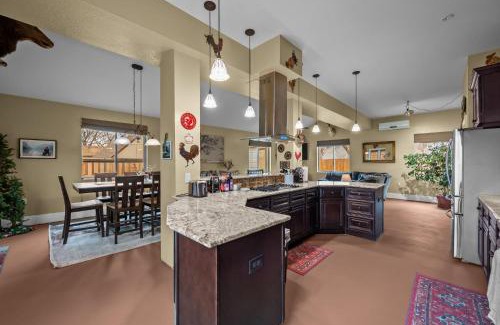 Creighton House | 180 S Hoyt