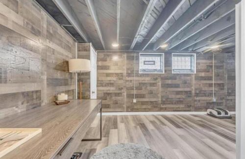 Kamm's Corners House | 18031 Larchwood Ave Cleveland