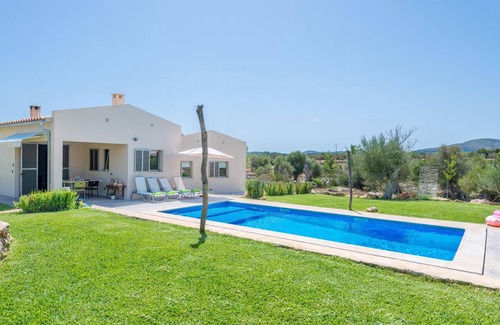 Arta Villa | 182 m² Villa ∙ 3 bedrooms ∙ 6 guests