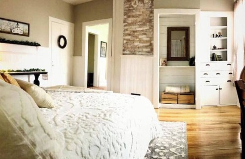 Cortland Other | 1820's Quaint Rustic Farmhouse
