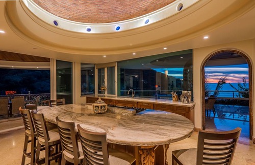 Boca de Tomatlan Villa | 1858 m² Villa ∙ 9 bedrooms ∙ 28 guests