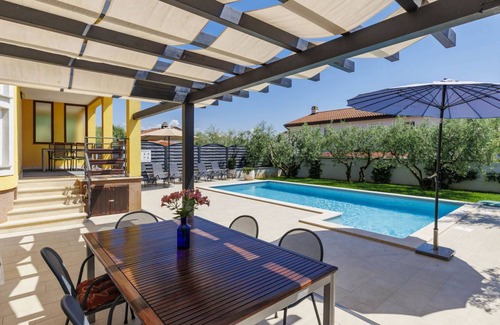 Novigrad Other | 186 m² Accommodation ∙ 4 bedrooms ∙ 8 guests