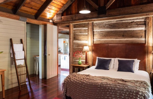 Beechworth Cabin | 1860 Luxury Accommodation