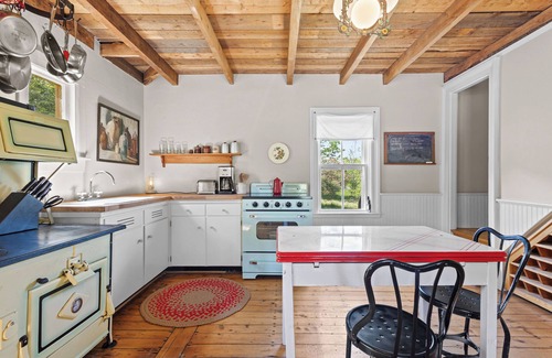 Lunenburg County House | 1880s home with modern amenities in West Lahave