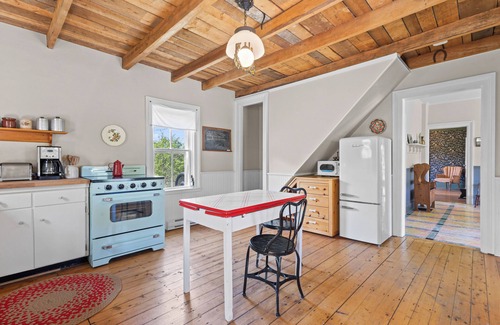 Lunenburg County House | 1880s home with modern amenities in West Lahave