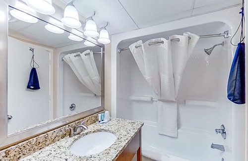 Myrtle Beach Condo | 18th Floor Oceanfront Snowbird Friendly Condo w/ Shared Pool/Hot Tub, AC, WiFi