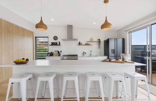 Port Elliot House | 19 Carnegie Luxury Linen & WiFi Walk to beach town Views