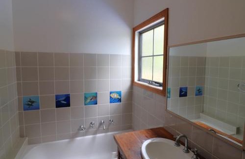 Mallacoota House | 19 Zachary Drive, Mallacoota