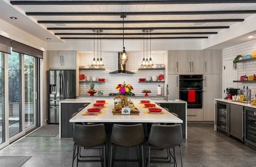 North Hyde Park House | 1906 Tampa - Modern City Oasis w/Industrial Vibe