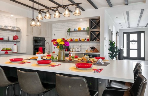 North Hyde Park House | 1906 Tampa - Modern City Oasis w/Industrial Vibe