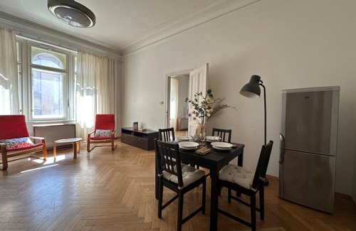 Prague 1 Apartment | 1920s Charm ✨ Top Location | By Jerusalem Synagogue & Attractions
