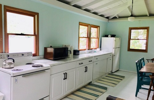 Cuba Cabin | 1920s Cuba Lake Cottage with 3 bedrooms and one bathroom, large yard, and dock.