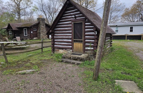 Markleysburg Cabin | 1930s and 40s cabins located in the heart of the Laural highlands. Cabin 3