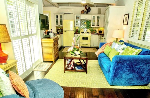 Poipu Cottage | 1940’s Retro Shack By The Sea