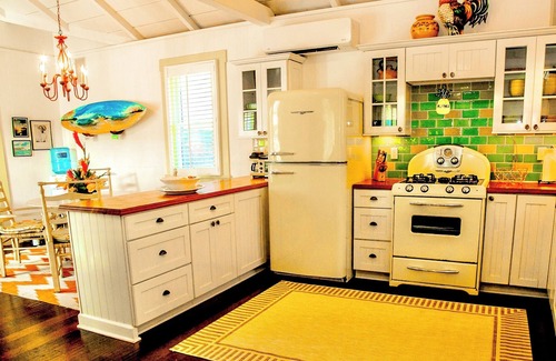 Poipu Cottage | 1940’s Retro Shack By The Sea