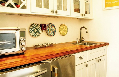 Poipu Cottage | 1940’s Retro Shack By The Sea