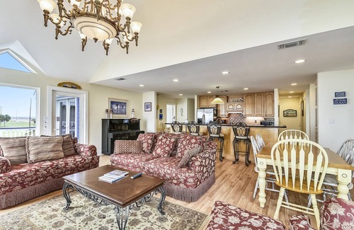 Hershey Beach House | 199 m² House ∙ 4 bedrooms ∙ 12 guests
