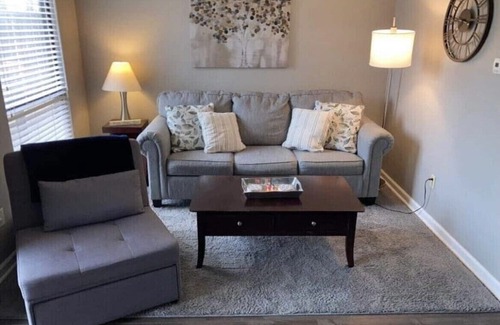 Table Rock Condo | 1BD/1BA condo view of Pointe Royale Golf Course! Wonderful condo & amenities