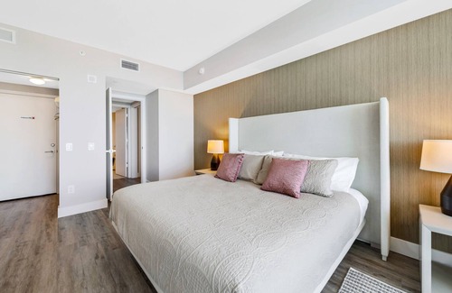 Hollywood South Central Beach Cabin | 1BDR amazing view 37th floor HYDE Hollywood Beach