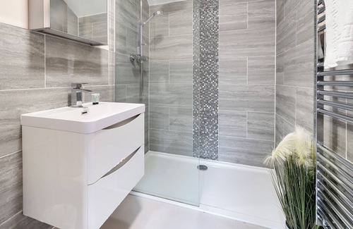 Basingstoke Apartment | 1Bed 1Bath APT in Basingstoke Town Center by FPM