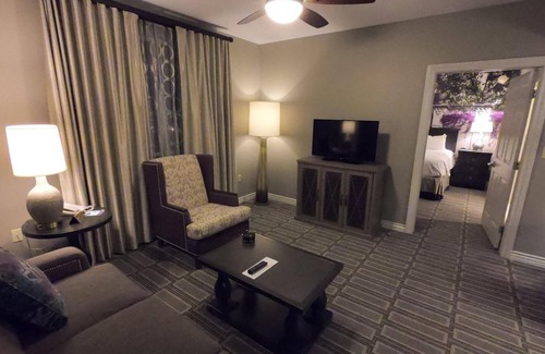 Las Vegas Resort | 1Bed/1Bath Family Friendly Vegas Resort One Mile from the Strip!