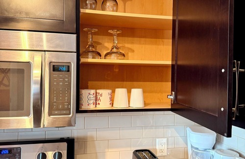 Northeast Edmonton Condo | 1Bed Lush Condo| Clearview recreation center