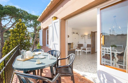 Calella de Palafrugell Villa | 1BENET 1 - House divided into 3 totally independent apartments with shared pool just 1 km from the beach of Calella de Palafrugell