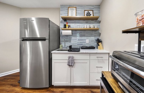 Edgewood Apartment | 1BR/1BA Studio