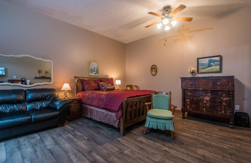 Nashville Hotel | 1BR, 1BA