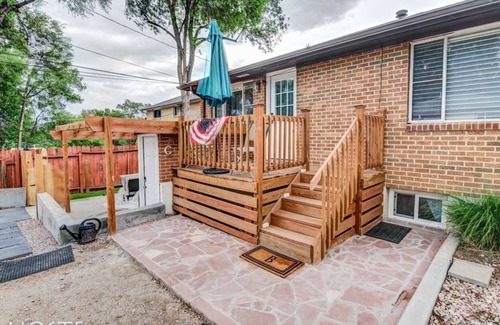 Broadmoor Apartment | 1BR 70's Inspired, Close To Broadmoor & Downtown