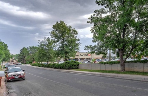 Broadmoor Apartment | 1BR 70's Inspired, Close To Broadmoor & Downtown