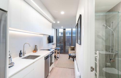 Te Aro Apartment | 1BR Alpha APT - Central Stay Top Amenities