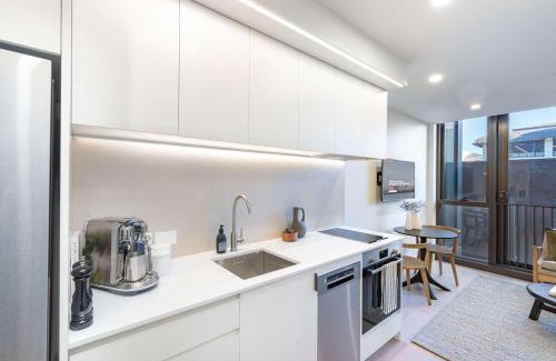 Te Aro Apartment | 1BR Alpha APT - Central Stay Top Amenities