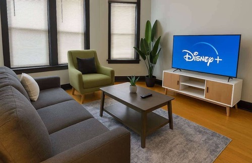 North Center Apartment | 1BR Apartment in Chicago