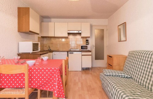 Forville Apartment | 1BR apartment with parking in Briançon