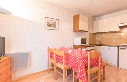 Forville Apartment | 1BR apartment with parking in Briançon