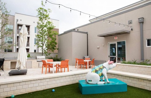 Stoneridge Place Apartment | 1BR Apt near Barton Creek #2436 by WanderJaunt